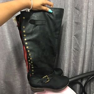 Black Boots (NEW!)